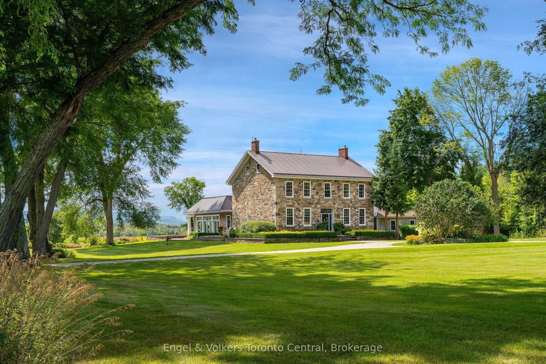 House in Clarksburg, Ontario, Canada 1 - 16547355