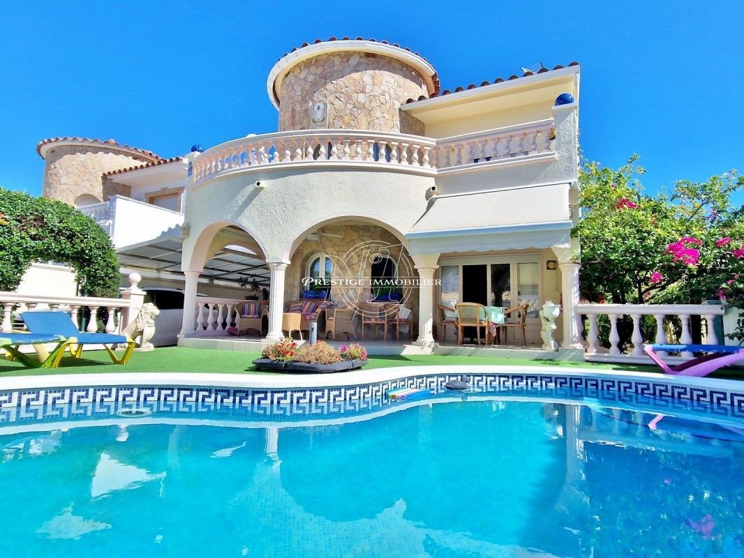 Villa in Empuriabrava, Catalonia, Spain 2 - 16544675