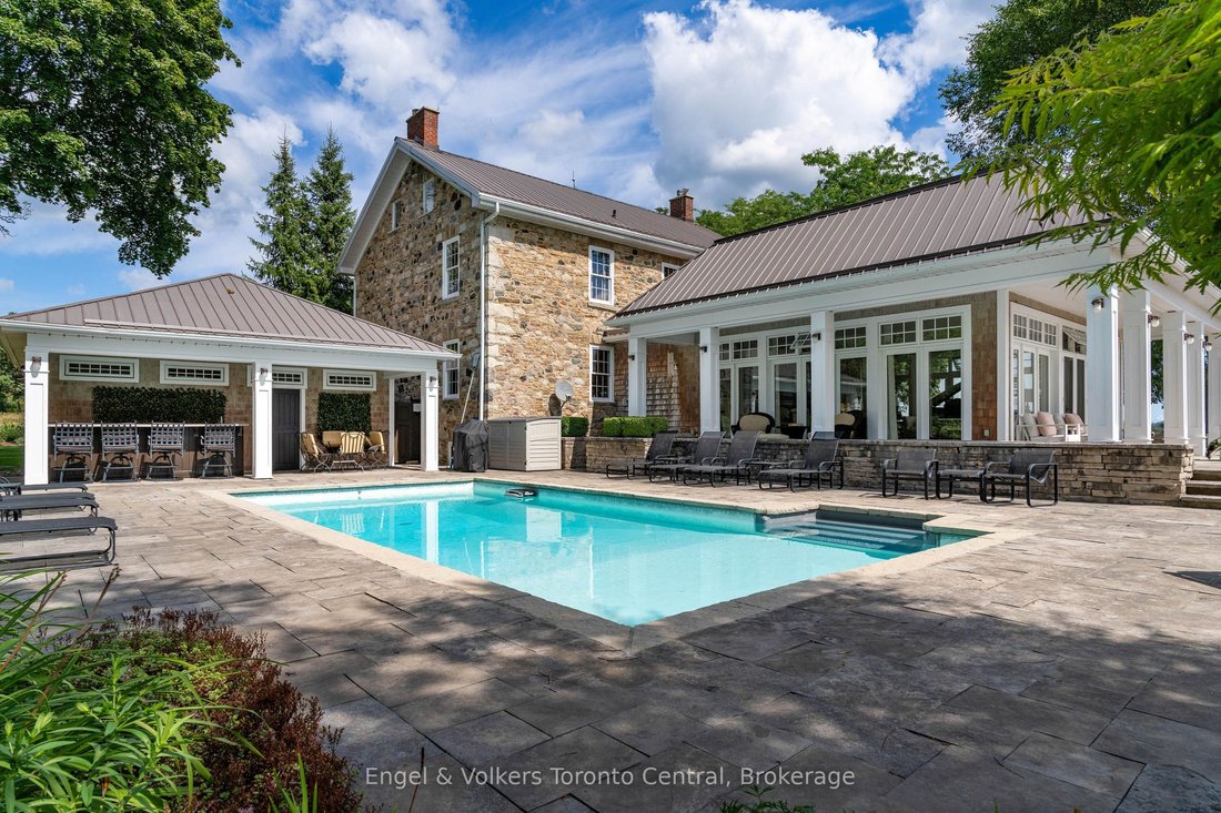 House in Clarksburg, Ontario, Canada 5 - 16547355