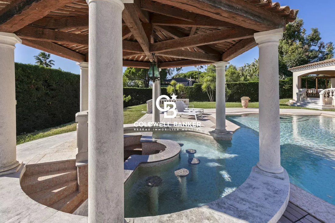 Villa in Antibes, Provence-Alpes-Côte d'Azur, France 3 - 16550512