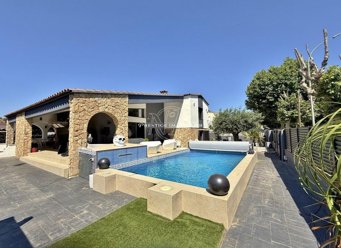 Villa in Empuriabrava, Catalonia, Spain 1 - 16544734