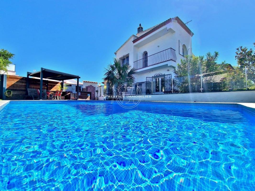 Villa in Roses, Catalonia, Spain 2 - 16544711