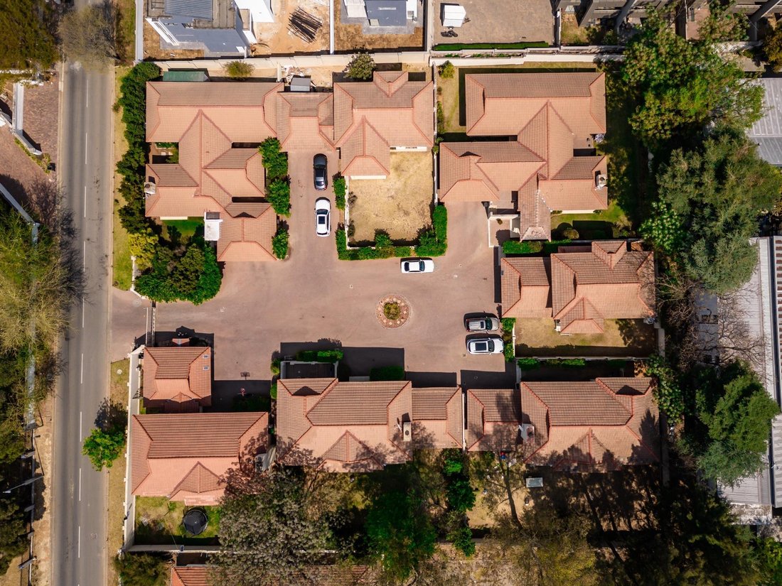 Estate in Sandton, Gauteng, South Africa 1 - 16551599