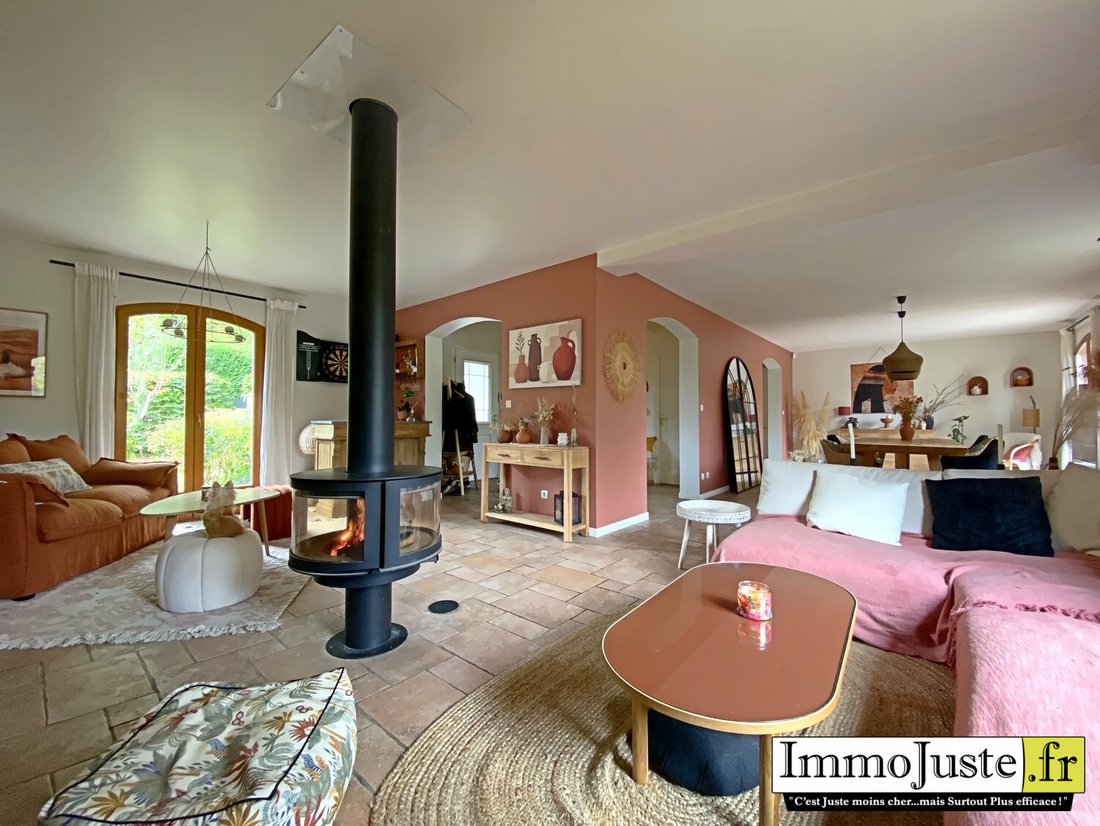 House in Les Essarts-le-Roi, Ile-de-France, France 4 - 16549596
