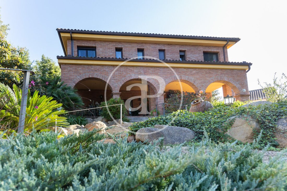 Villa in Sant Cugat del Valles, Catalonia, Spain 2 - 16549281