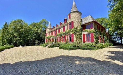 Castle for Sale in Saint-Pierre-de-Trivisy, Occitanie, France