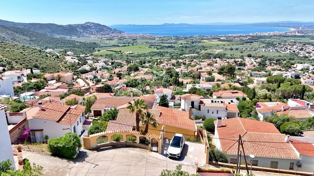 Villa in Roses, Catalonia, Spain 3 - 16544718