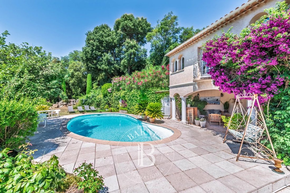 Villa in Auribeau-sur-Siagne, Provence-Alpes-Côte d'Azur, France 2 - 14942703