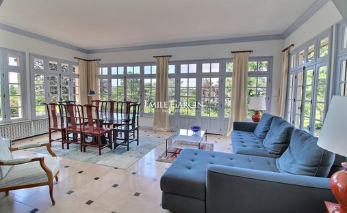 Castle for Sale in Auxerre, Bourgogne-Franche-Comté, France