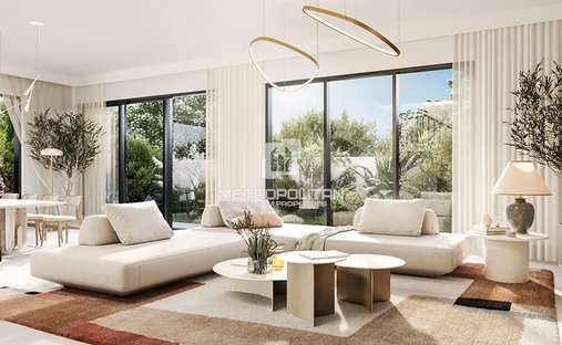 Villa in Damac Hills 2, Dubai, United Arab Emirates 1