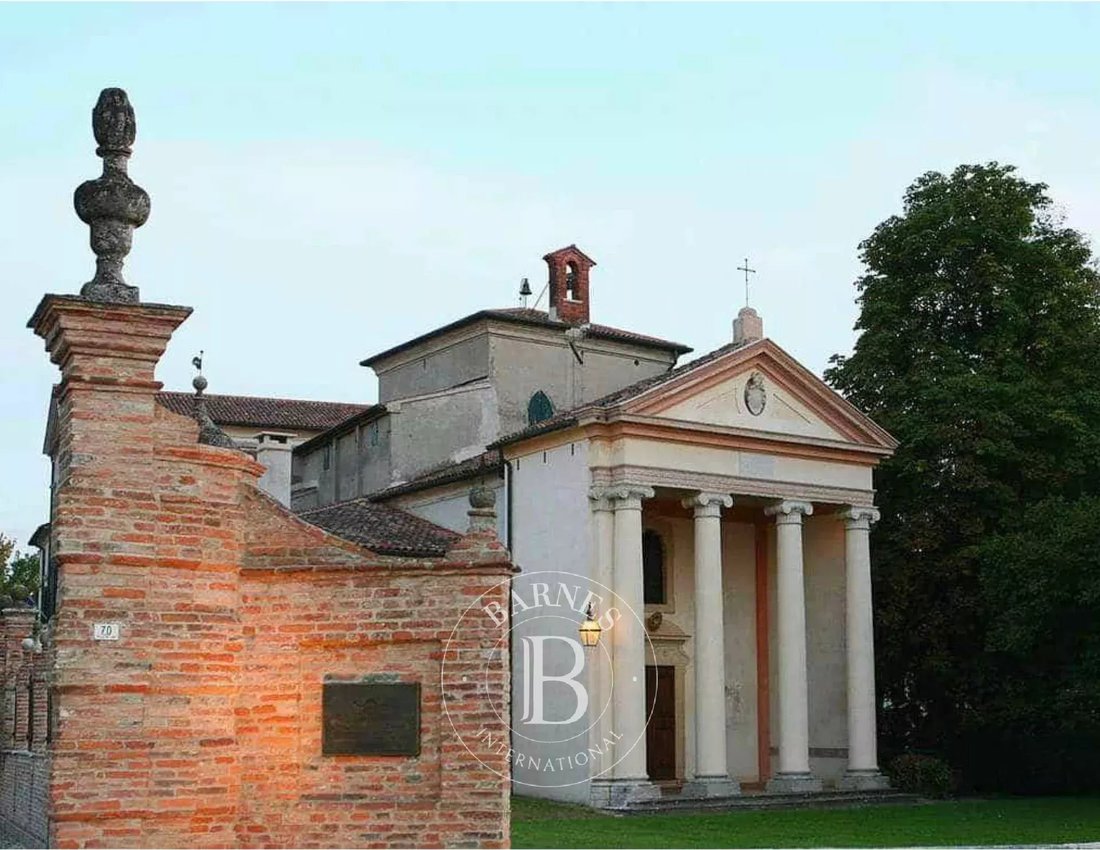 Villa in Zevio, Veneto, Italy 4 - 16545411