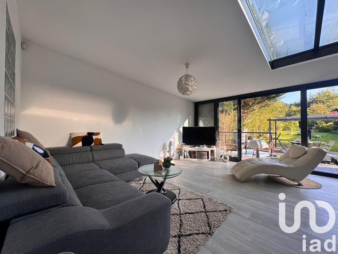 House in Sucy-en-Brie, Ile-de-France, France 2 - 16546379