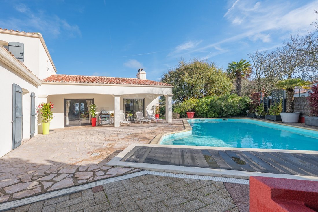 House in L'Ile-d'Olonne, Pays de la Loire, France 1 - 16549472