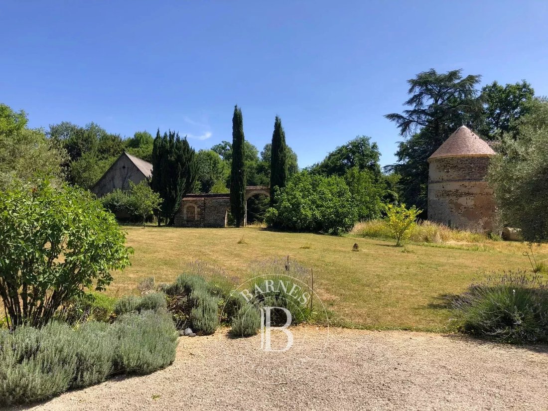 House in Saint-Martin-d'Auxigny, Centre-Val de Loire, France 1 - 16548574