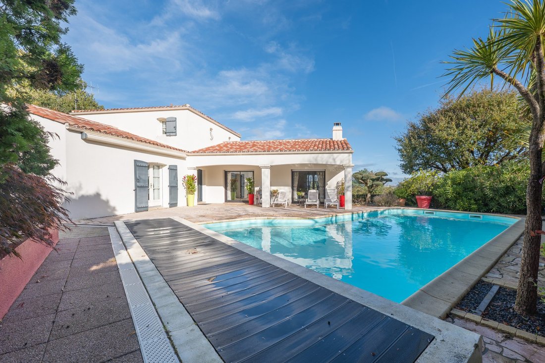 House in L'Ile-d'Olonne, Pays de la Loire, France 3 - 16549472