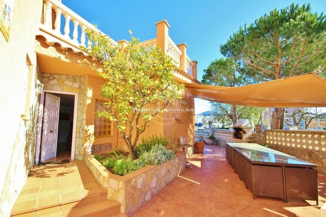 Villa in Roses, Catalonia, Spain 3 - 16544738