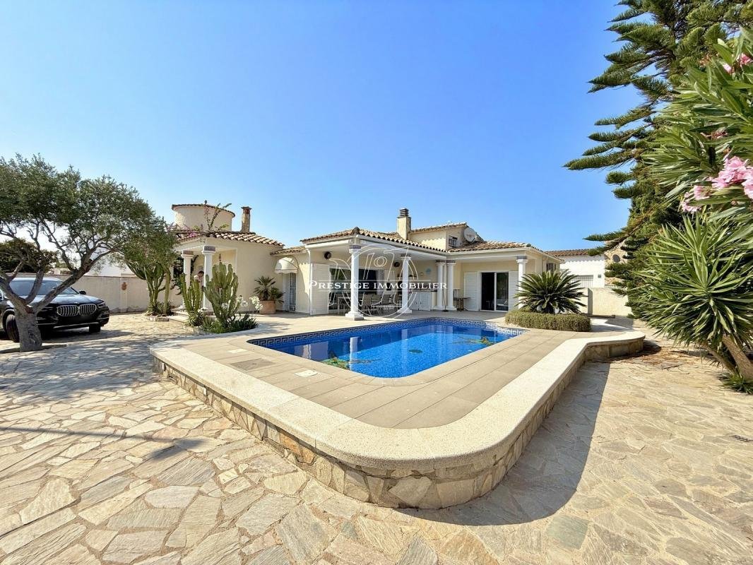 Villa in Empuriabrava, Catalonia, Spain 2 - 16544719