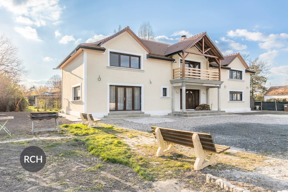 House in Gambais, Ile-de-France, France 3 - 16546898