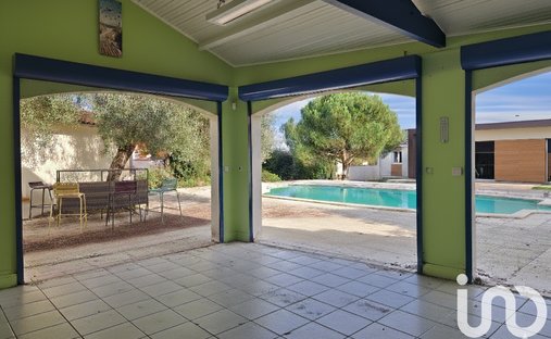 1h30 From Paris By Tgv – An Exceptional Listed 16th/18th/19th Century Chateau With Annexes And A Swi