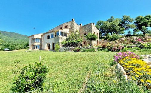 House in la Jonquera, Catalonia, Spain 1