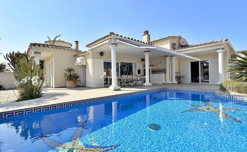 Villa in Empuriabrava, Katalonien, Spanien 1