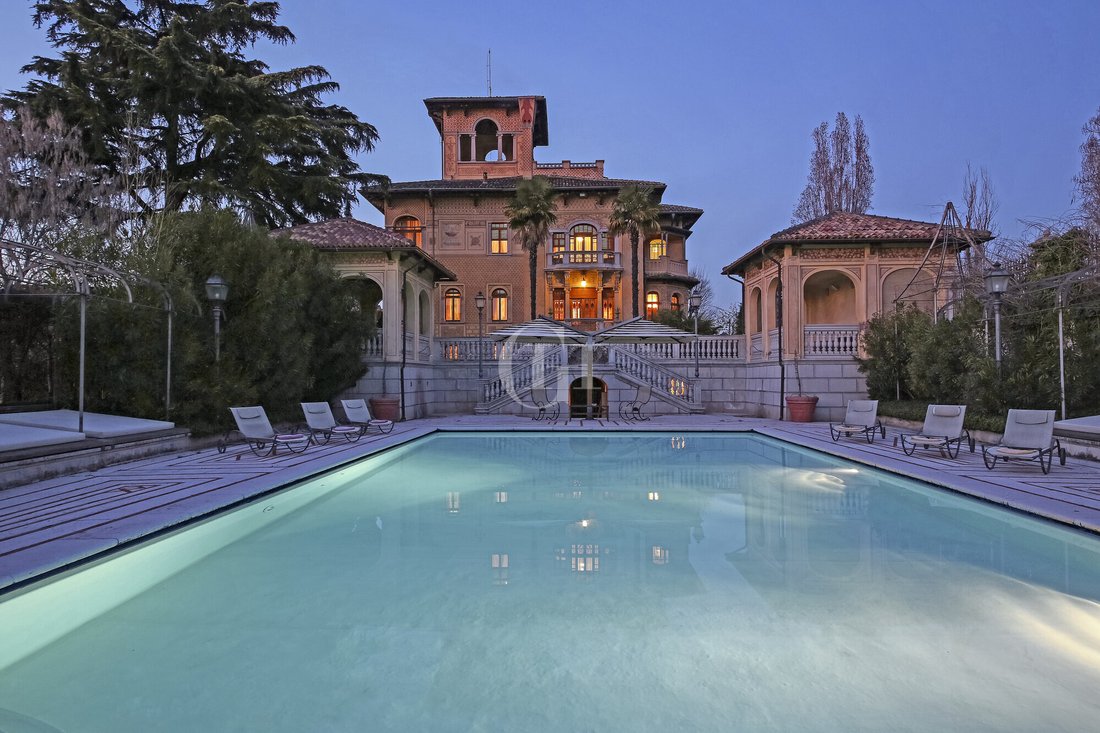 Villa in Lonato del Garda, Lombardy, Italy 1 - 16548833