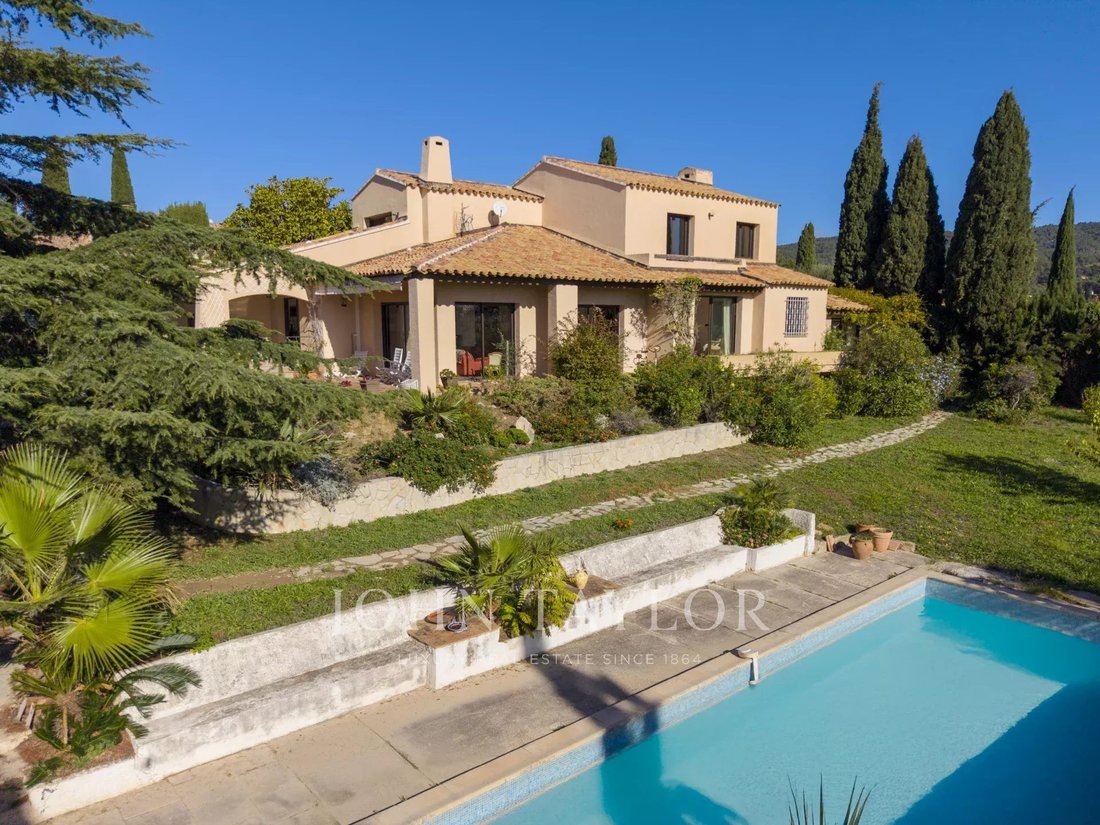 Villa in Nord, Sanary-sur-Mer, France 2 - 16545073