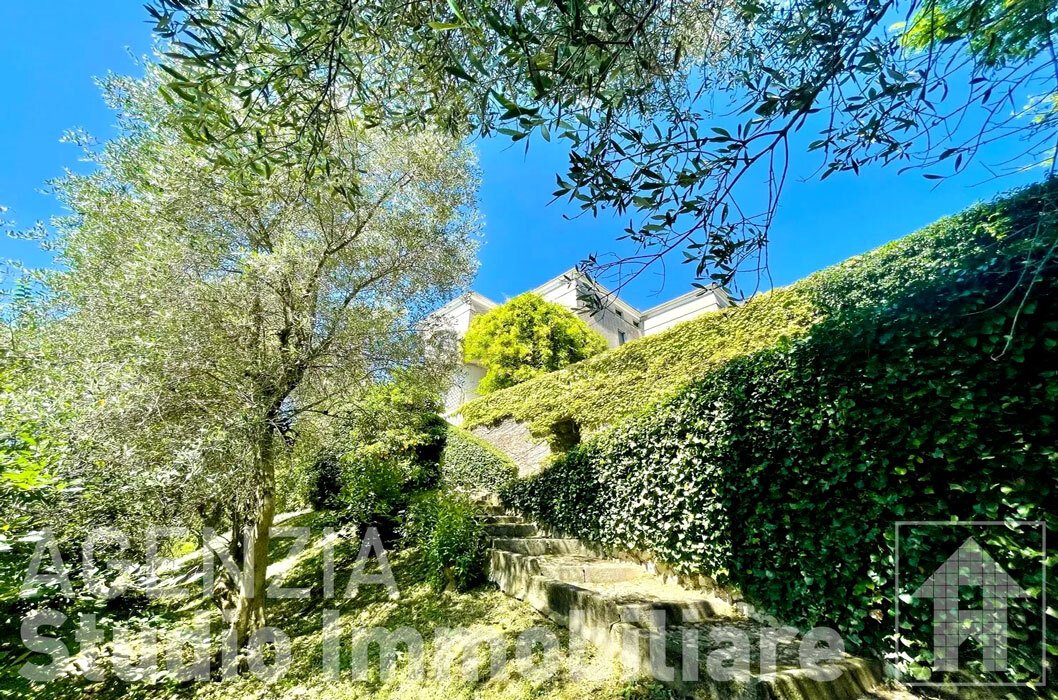 Villa in Padenghe sul Garda, Lombardy, Italy 4 - 16550482