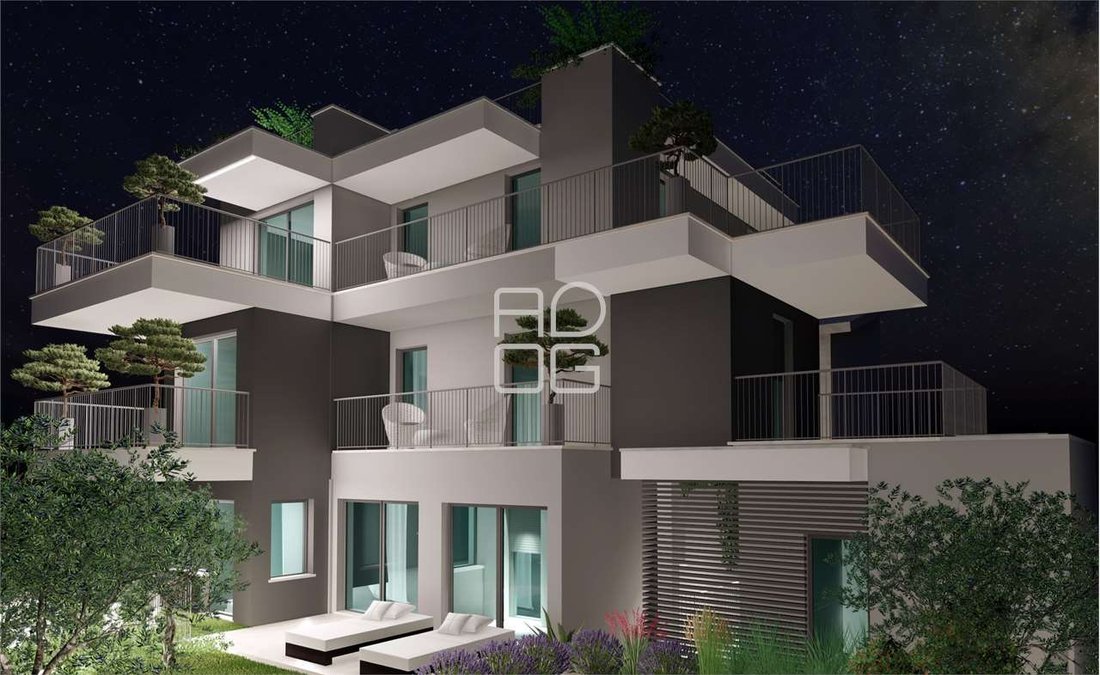Villa in Desenzano Centro, Desenzano del Garda, Lombardy 3 - 16554233