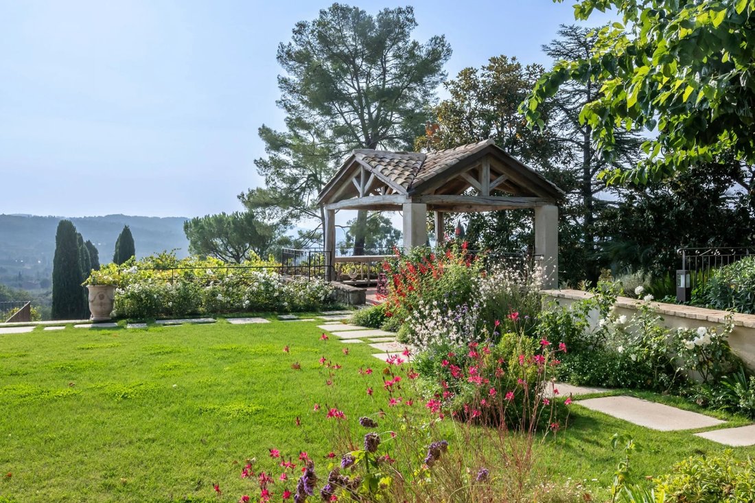 Villa in Grasse, Provence-Alpes-Côte d'Azur, France 4 - 16554148