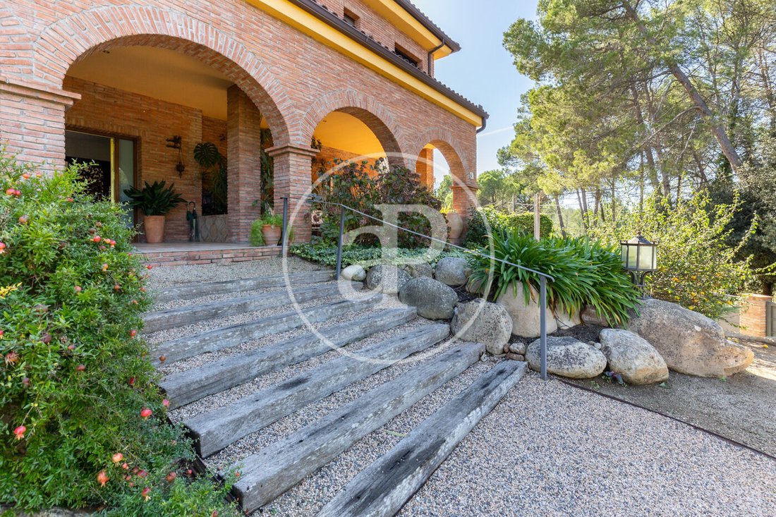 Villa in Sant Cugat del Valles, Catalonia, Spain 4 - 16549281