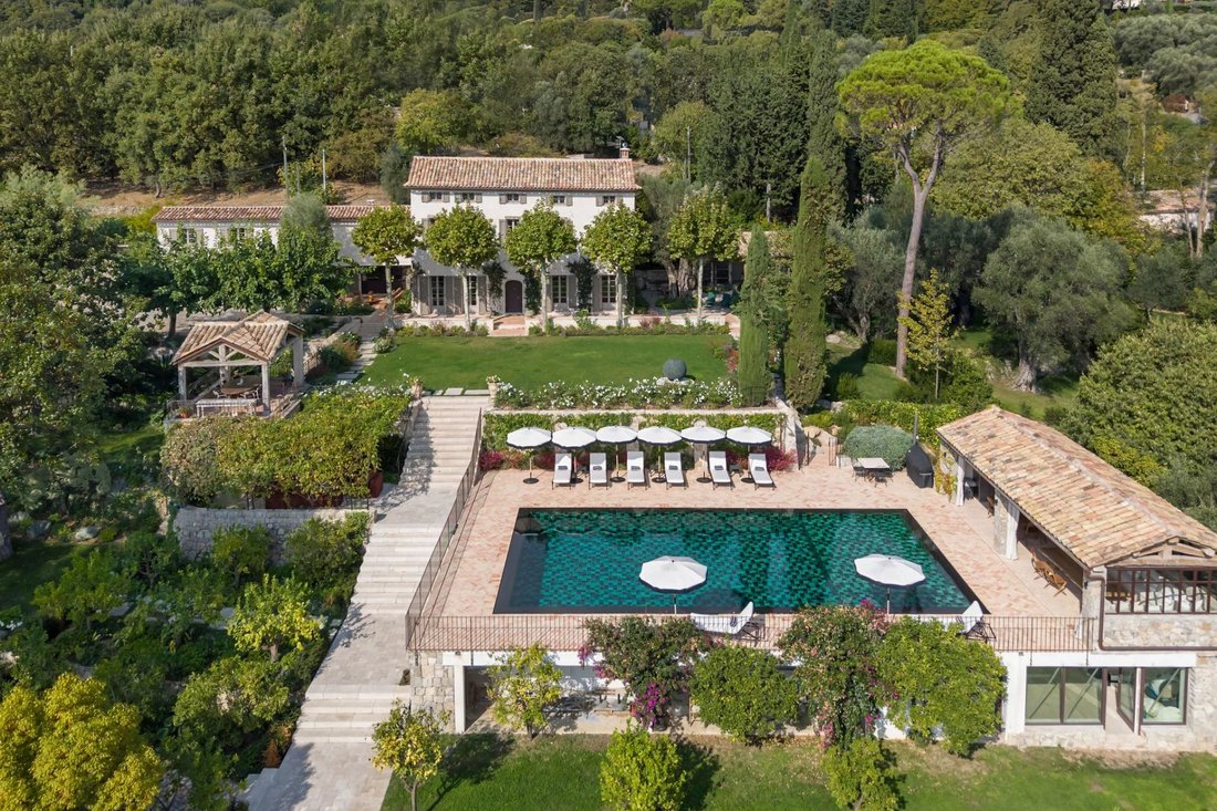 Villa in Grasse, Provence-Alpes-Côte d'Azur, France 1 - 16554148