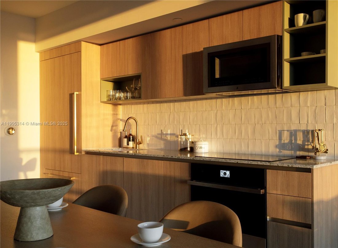 Condo in Miami, Florida, United States 3 - 16547092