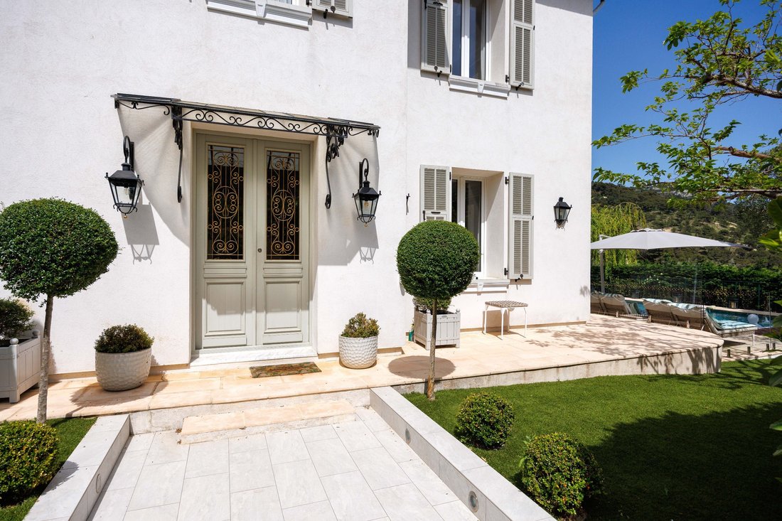 House in Èze, Provence-Alpes-Côte d'Azur, France 3 - 16547802