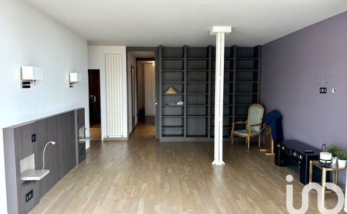 Château 3800 M² Sur Terrain 22ha