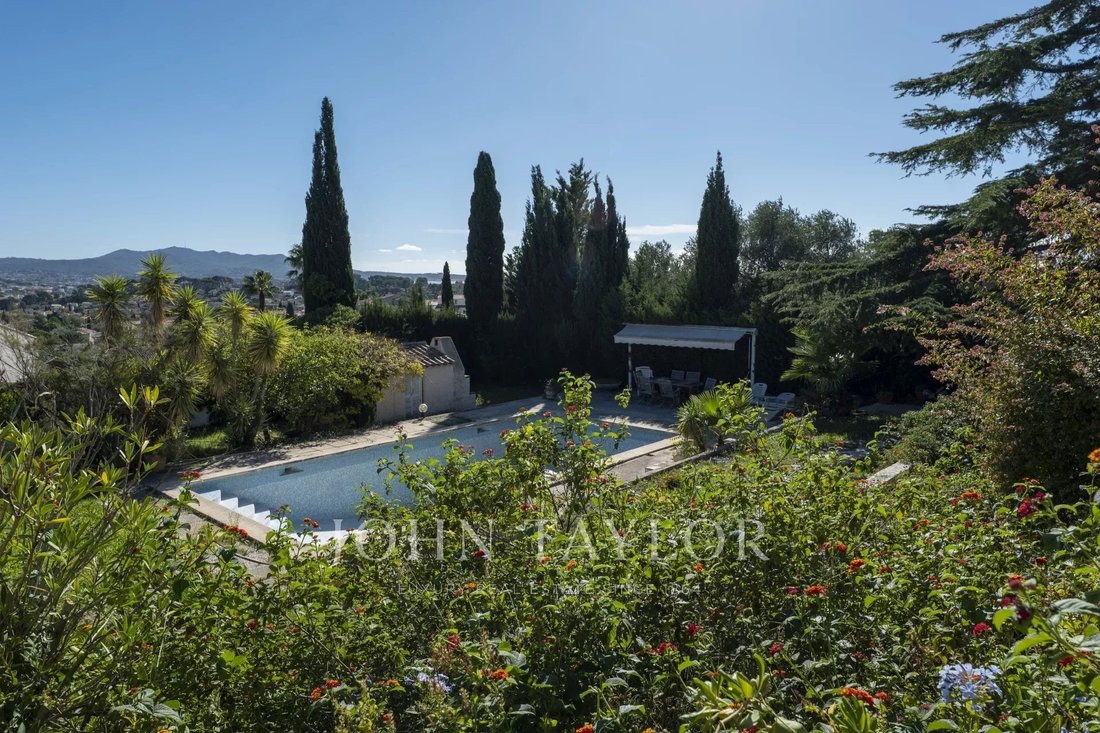 Villa in Nord, Sanary-sur-Mer, France 3 - 16545073