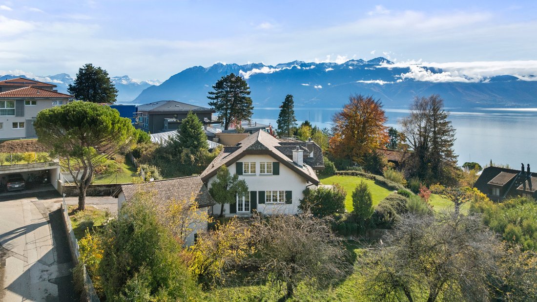 Beautiful House With Panoramic View In Grandvaux