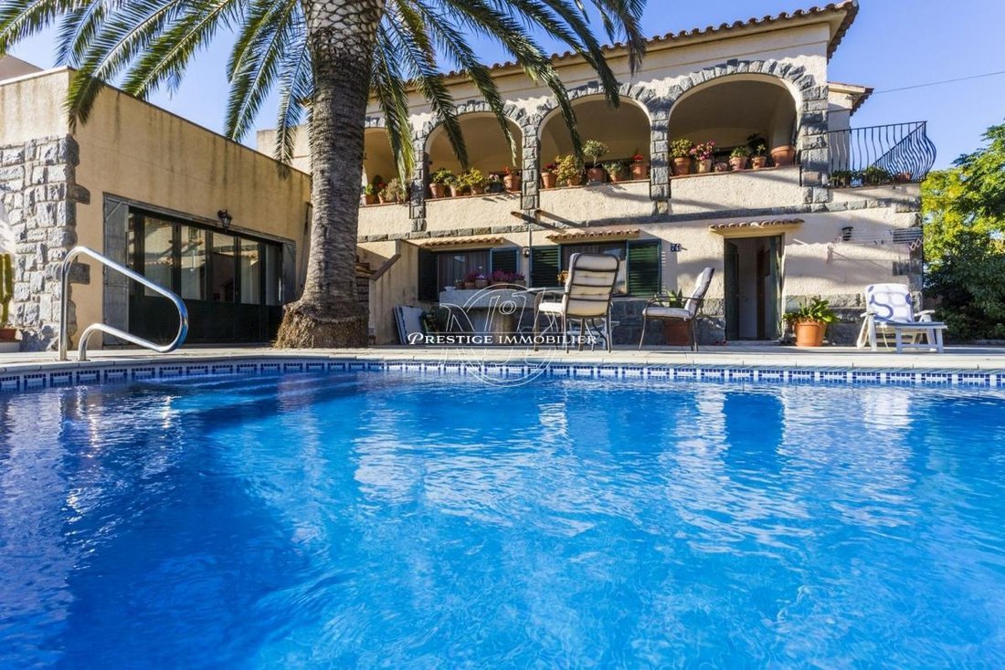 Villa in Empuriabrava, Catalonia, Spain 3 - 16544729