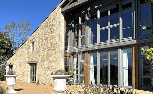 19th C. Chateau In The Vendée Suitable For Tourist Use