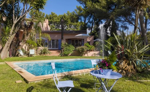 Estate in La Ciotat, Provence-Alpes-Côte d'Azur, France 1