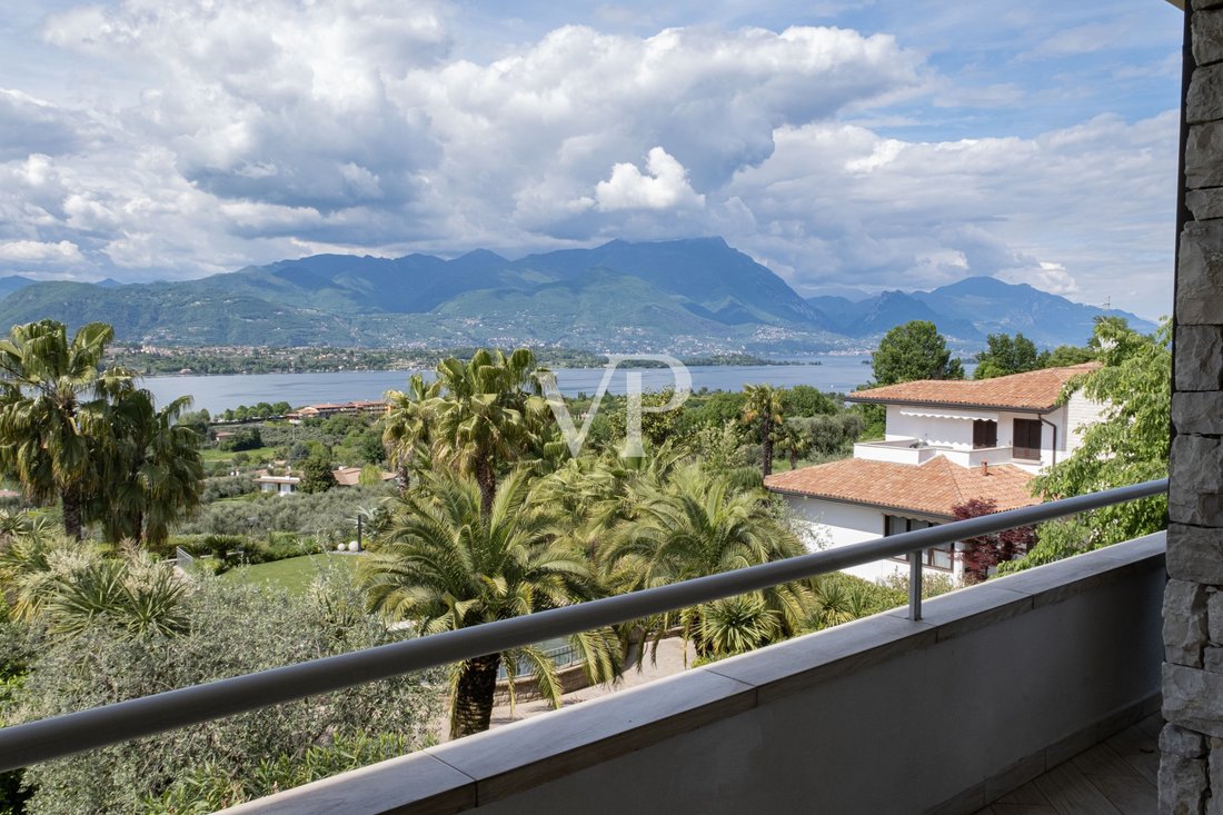 House in Manerba del Garda, Lombardy, Italy 3 - 16547333