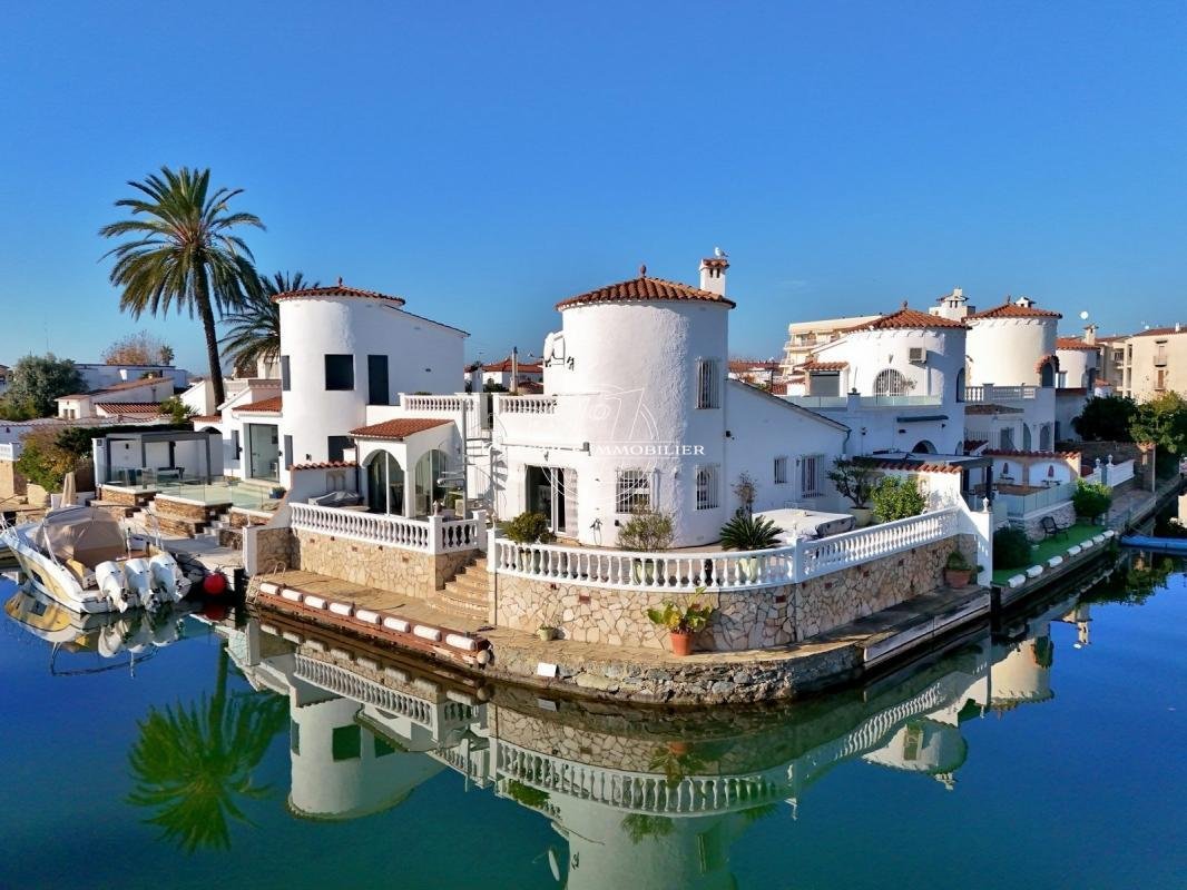 Villa in Empuriabrava, Catalonia, Spain 2 - 16544710