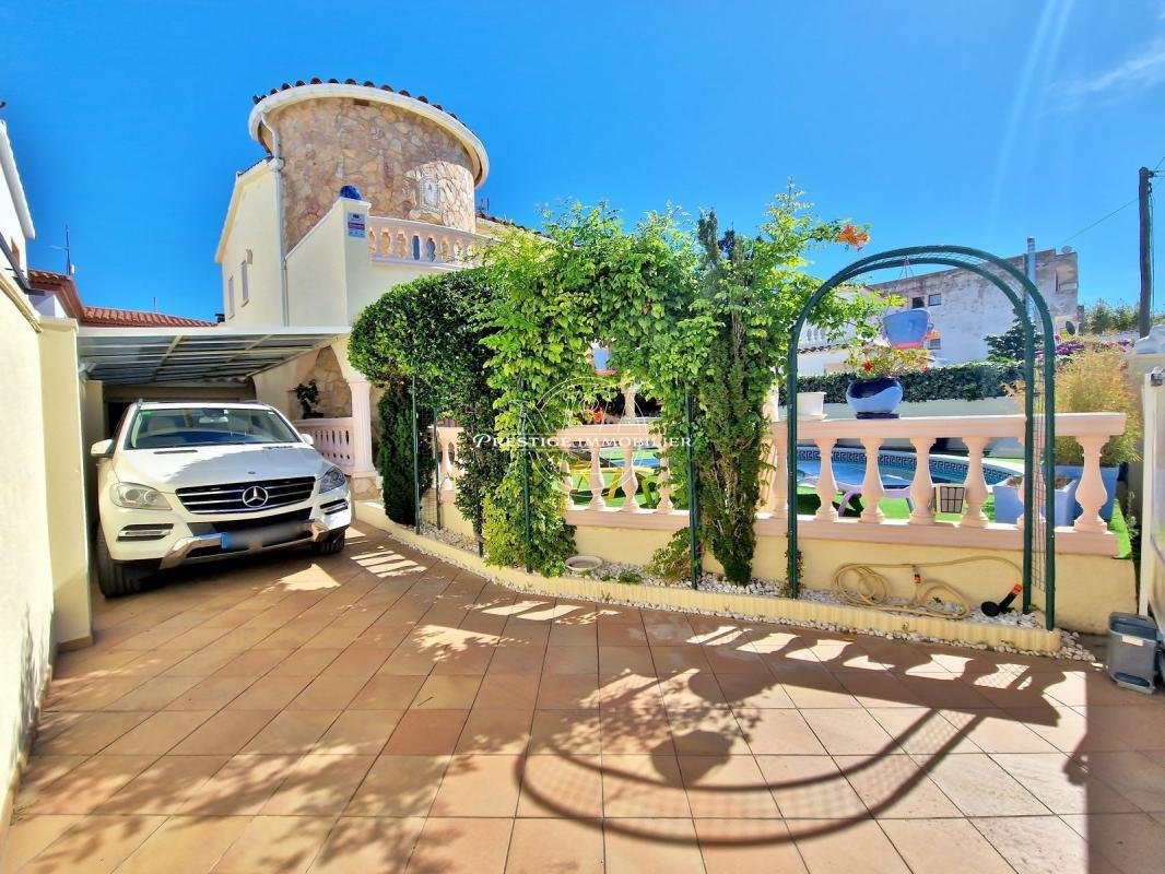 Villa in Empuriabrava, Catalonia, Spain 4 - 16544675