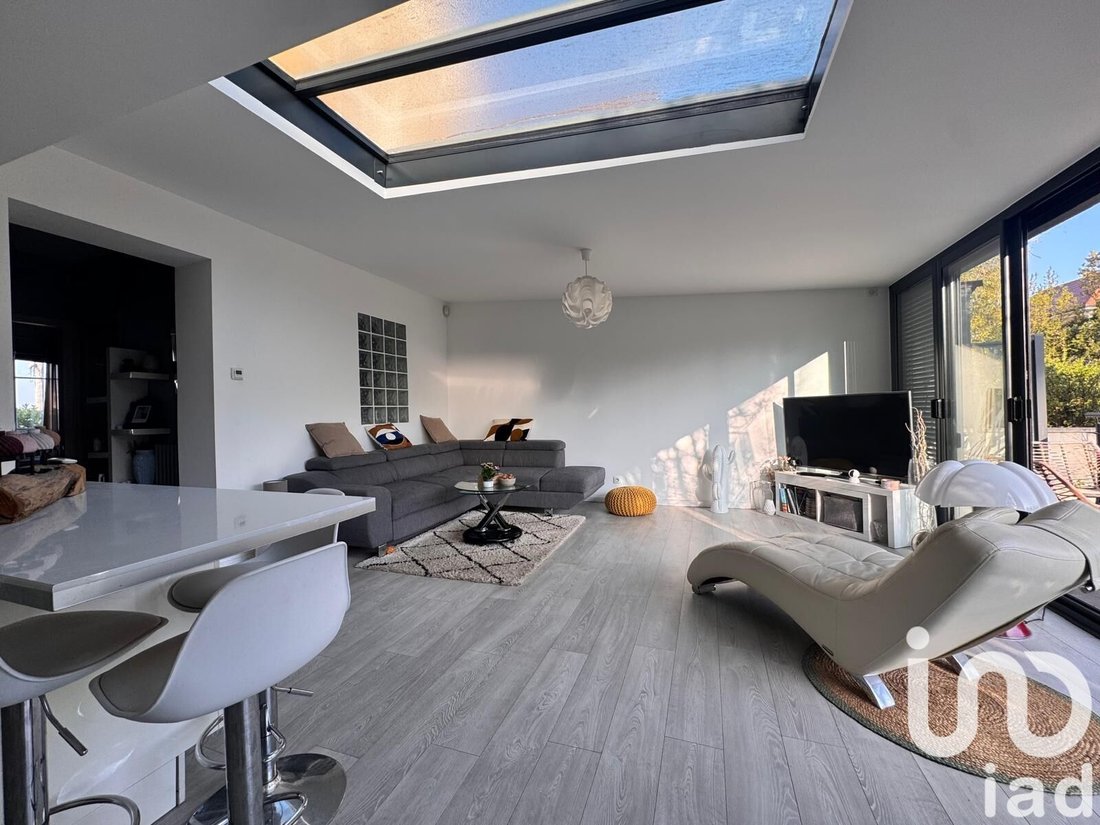 House in Sucy-en-Brie, Ile-de-France, France 1 - 16546379
