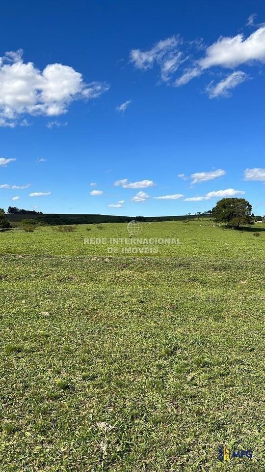 Farm Ranch in Coronel Macedo, State of São Paulo, Brazil 2 - 16549038