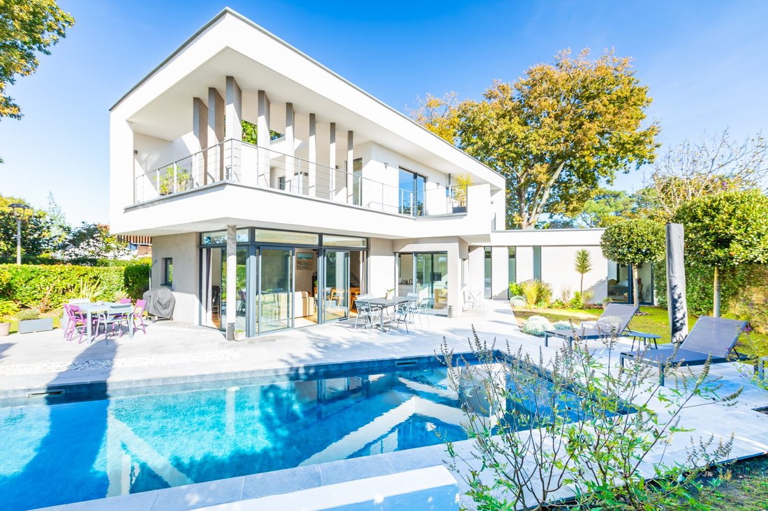 House in Biarritz, Nouvelle-Aquitaine, France 3 - 16549625