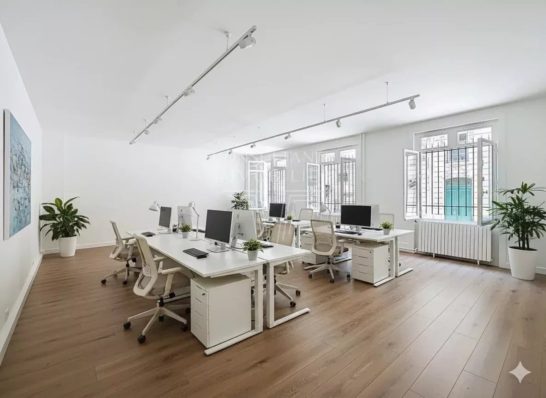 Apartment in Triangle d'Or, Paris 8e Arrondissement, Paris 5 - 16544962