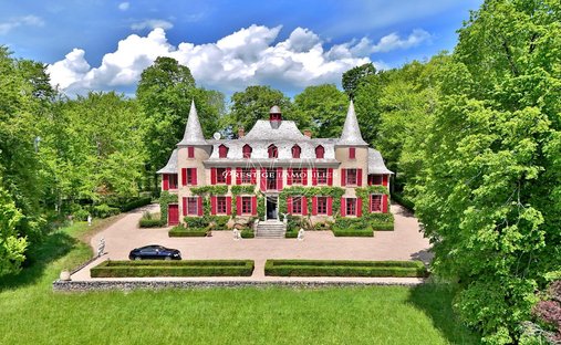 Castle for Sale in Saint-Pierre-de-Trivisy, Occitanie, France