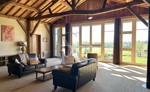 19th C. Chateau In The Vendée Suitable For Tourist Use