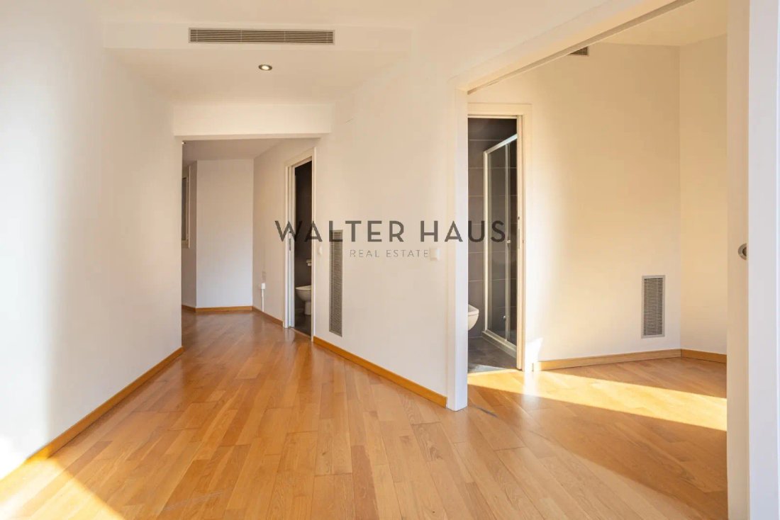 Apartment in Eixample, Barcelona, Spain 4 - 16333789